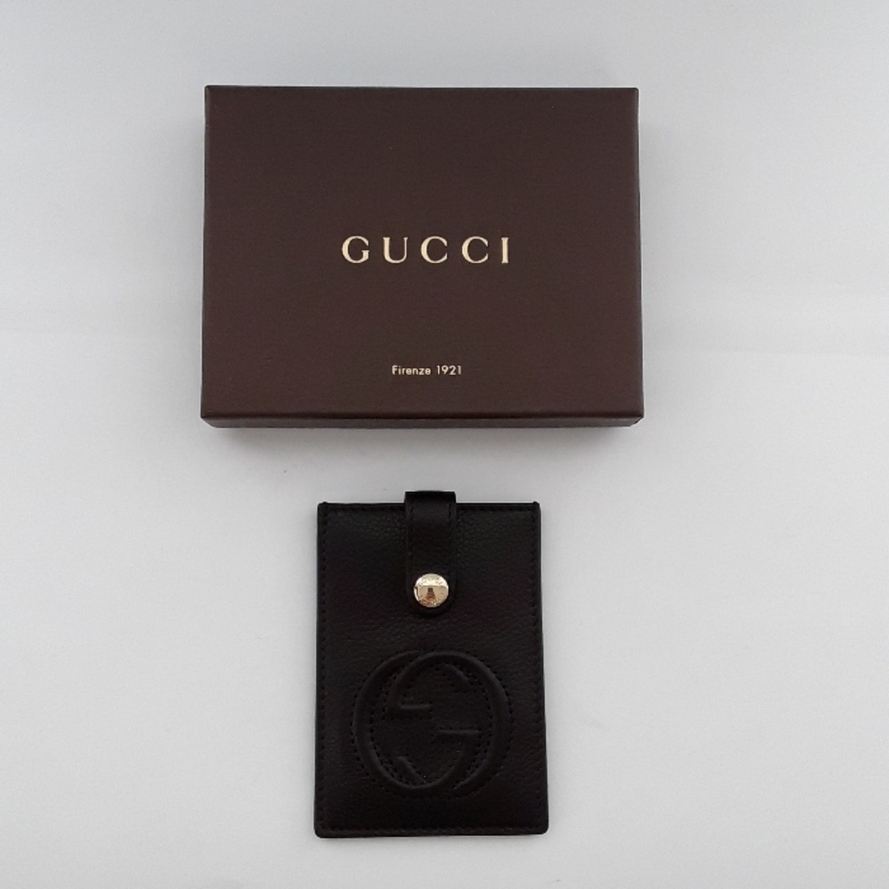 New in box 100% Authentic GUCCI cardholder. 338331